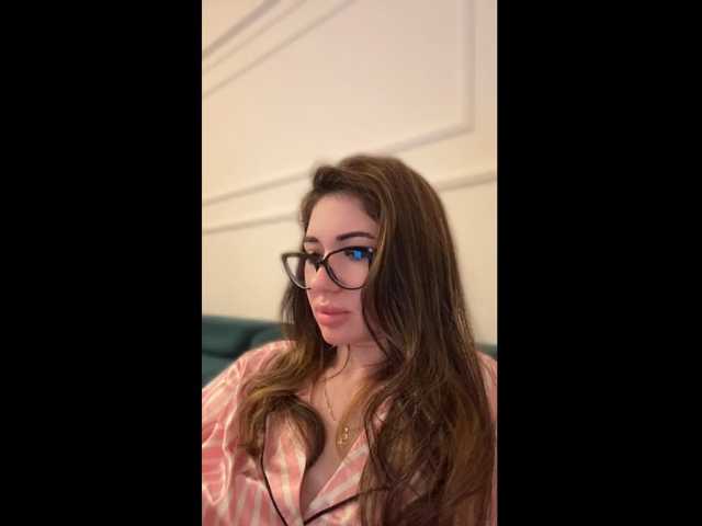 Chiaralovee live cam on BongaCams