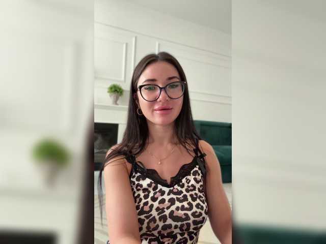 IvyNoirr live webcam show