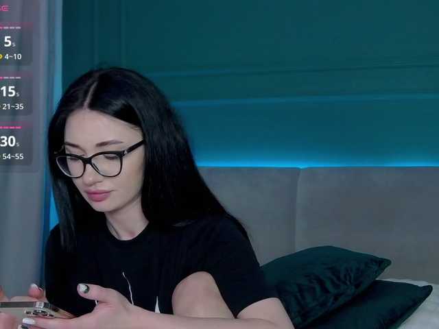 Chiaralovee's BongaCams show and profile