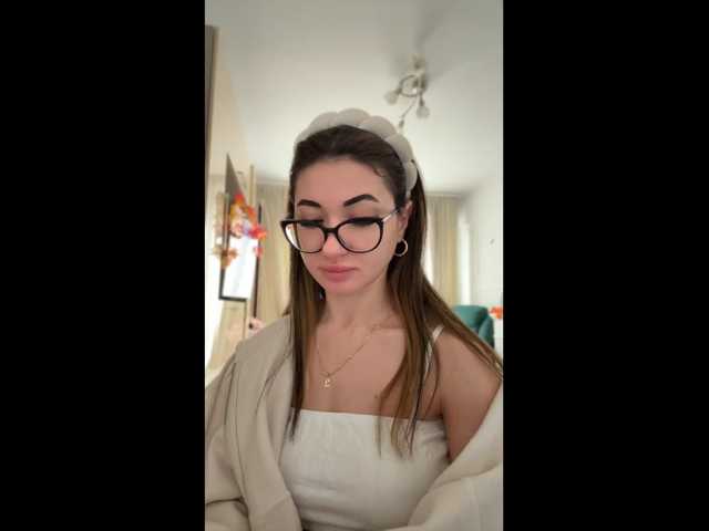 Chiaralovee live cam on BongaCams