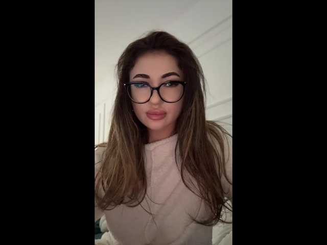 Chiaralovee live cam on BongaCams