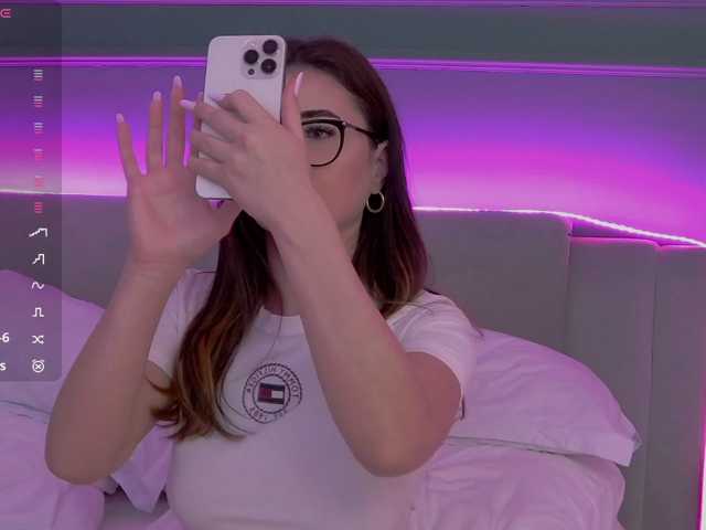 Chiaralovee live cam on BongaCams