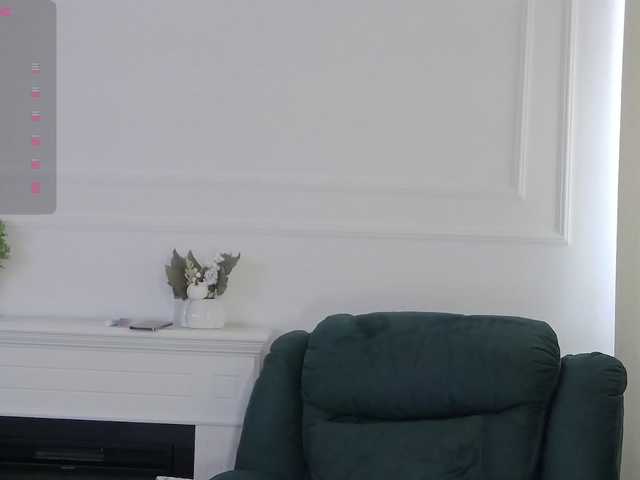 Chiaralovee live cam on BongaCams