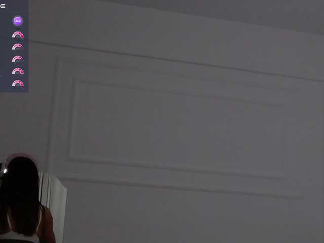 Chiaralovee live cam on BongaCams