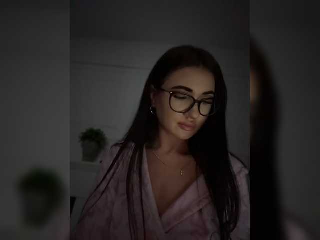 Chiaralovee live cam on BongaCams