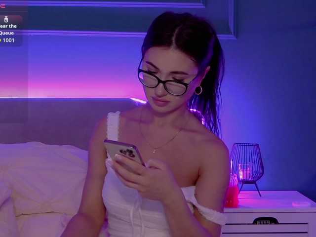 Chiaralovee live cam on BongaCams