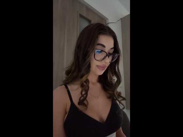 Chiaralovee live cam on BongaCams
