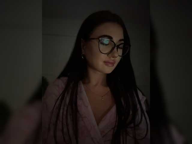 Chiaralovee live cam on BongaCams