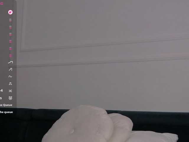 Chiaralovee live cam on BongaCams
