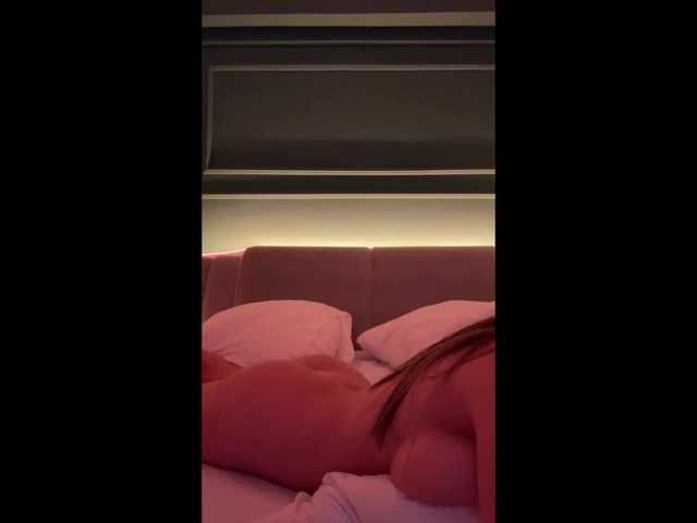 Chiaralovee live cam on BongaCams