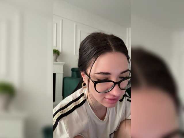 Chiaralovee live cam on BongaCams