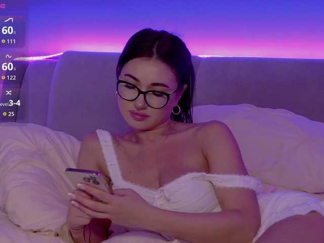 Chiaralovee live cam on BongaCams