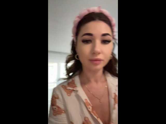 Chiaralovee live cam on BongaCams