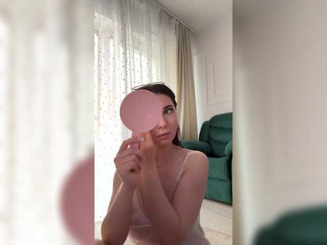 Chiaralovee live cam on BongaCams