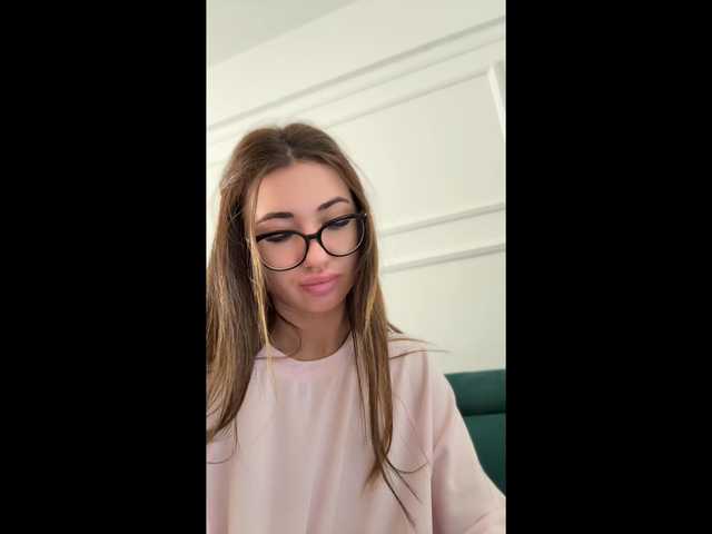 Chiaralovee live cam on BongaCams