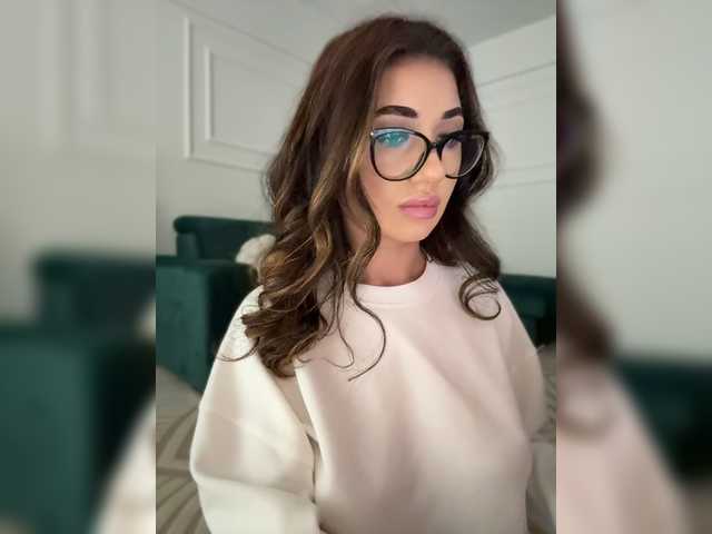 Chiaralovee live cam on BongaCams