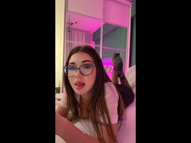 Chiaralovee live cam preview
