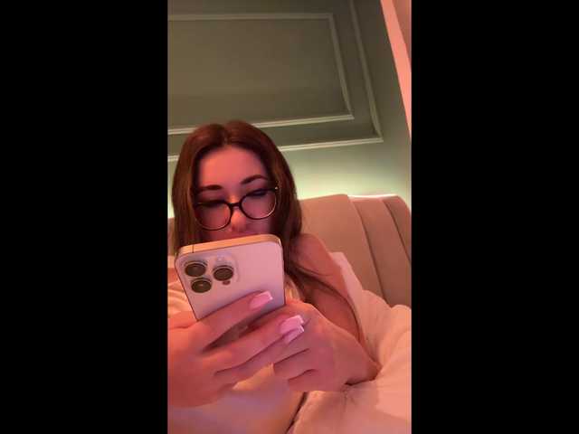 Chiaralovee live cam on BongaCams