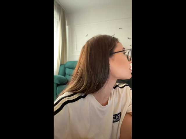 Chiaralovee live cam on BongaCams