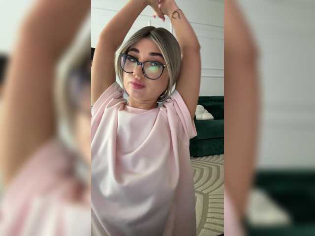 Chiaralovee live webcam show