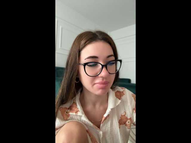 Chiaralovee live cam on BongaCams