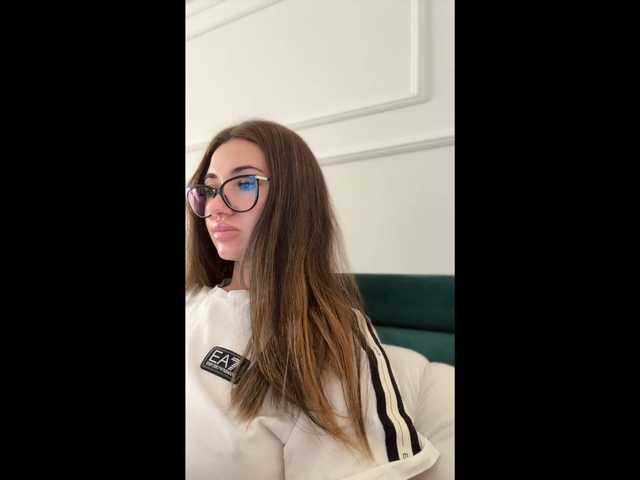 Chiaralovee live cam on BongaCams