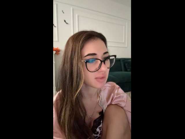 Chiaralovee live cam on BongaCams