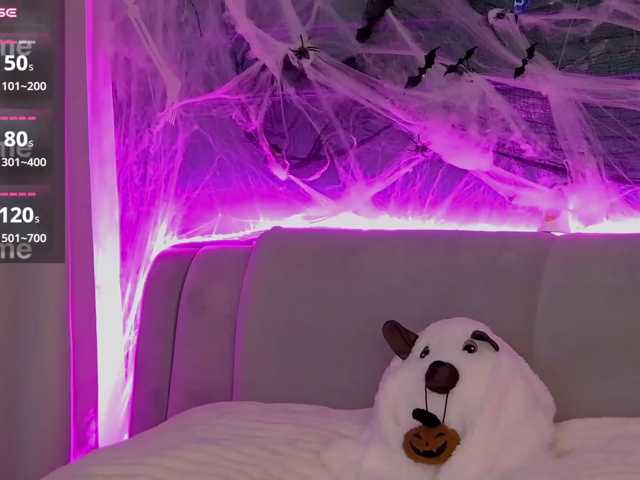 Chiaralovee live cam on BongaCams