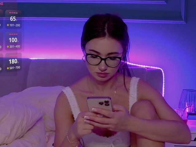 Chiaralovee live cam on BongaCams