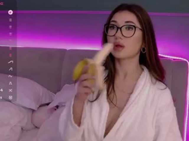 Chiaralovee live cam on BongaCams