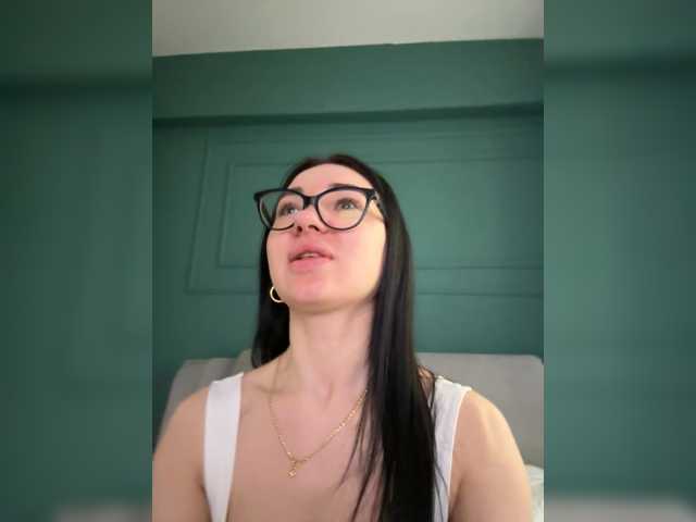 Chiaralovee's BongaCams show and profile