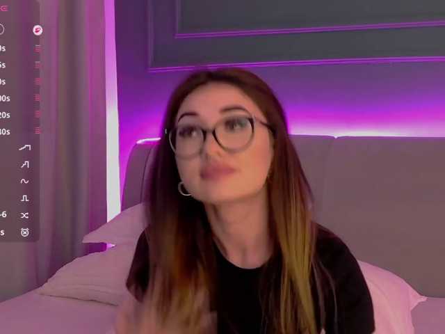 Chiaralovee live cam on BongaCams