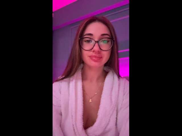 Chiaralovee live cam on BongaCams