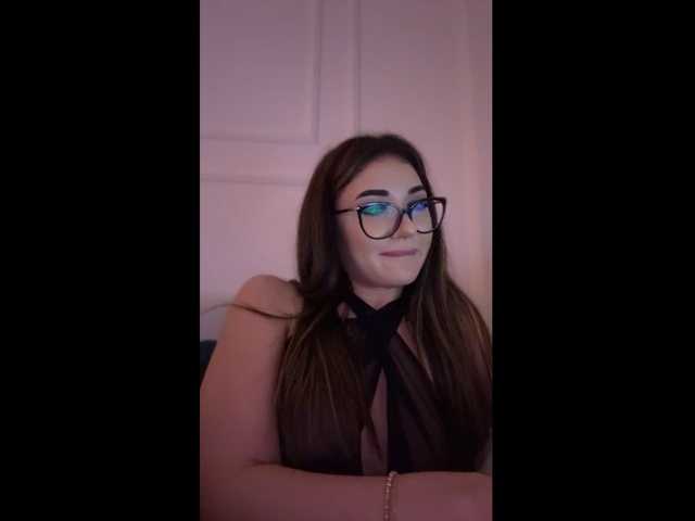 Chiaralovee live cam on BongaCams