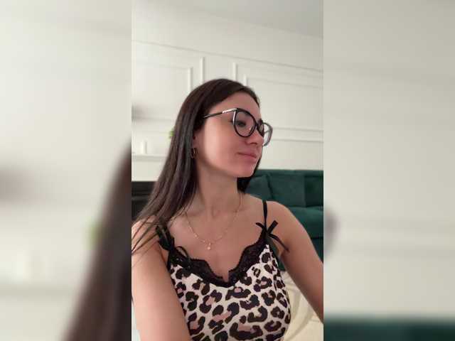 IvyNoirr live webcam show