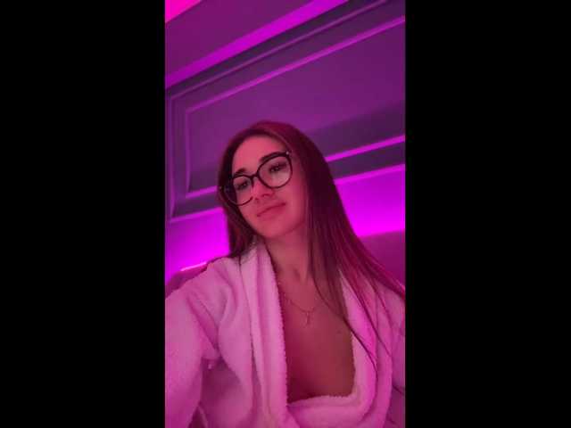 Chiaralovee live cam on BongaCams