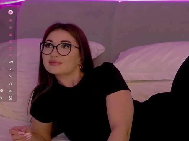 Chiaralovee live cam on BongaCams