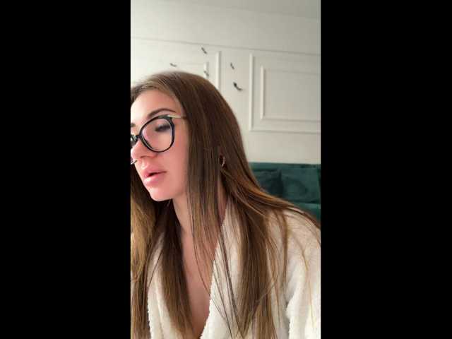 Chiaralovee live cam on BongaCams