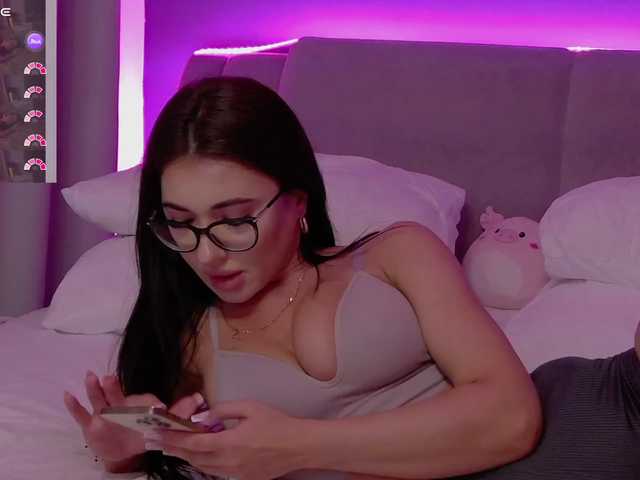Chiaralovee live cam on BongaCams