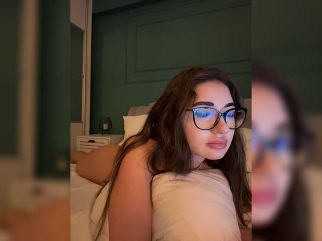 Chiaralovee live cam on BongaCams