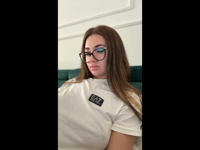Chiaralovee live cam on BongaCams