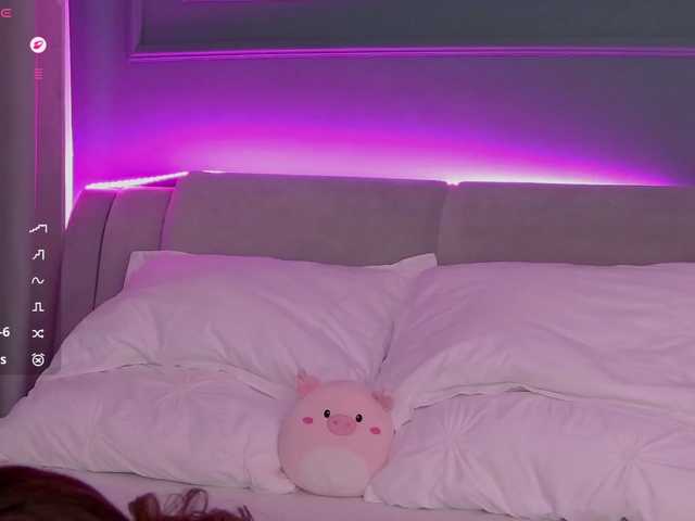 Chiaralovee live cam on BongaCams