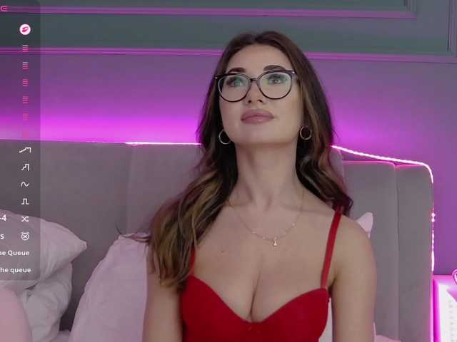 Chiaralovee live cam on BongaCams
