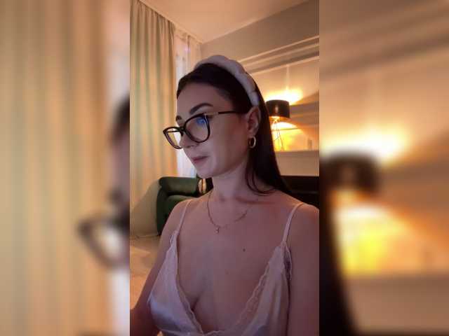 Chiaralovee live cam on BongaCams