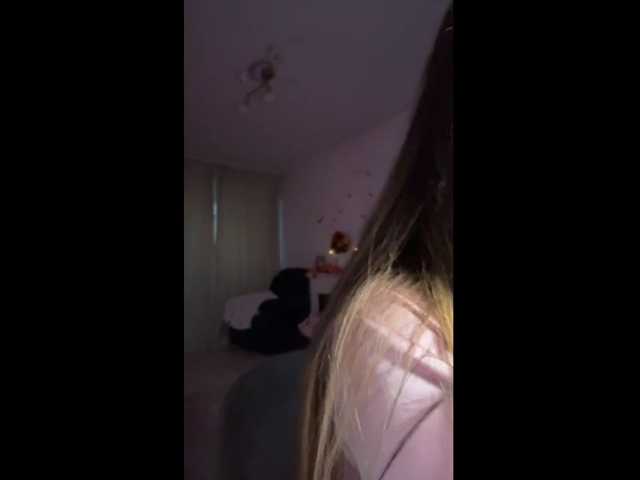 Chiaralovee live cam on BongaCams