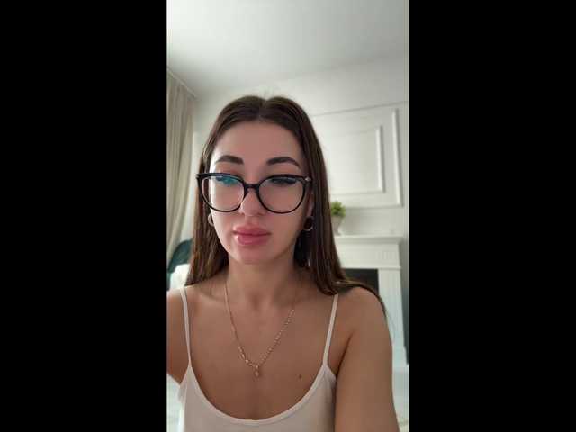 Chiaralovee live cam on BongaCams