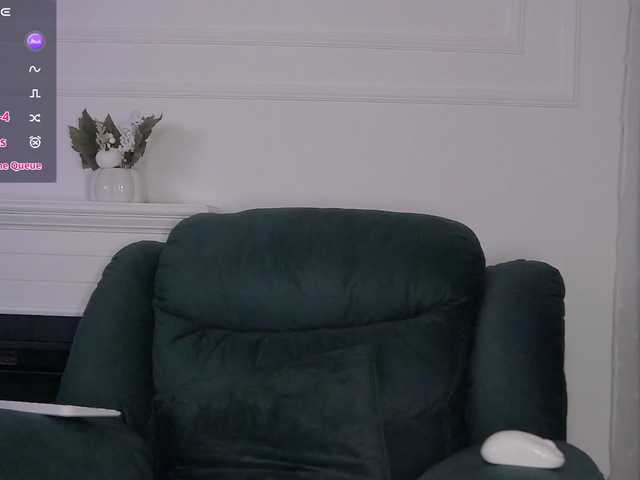 Chiaralovee live cam on BongaCams