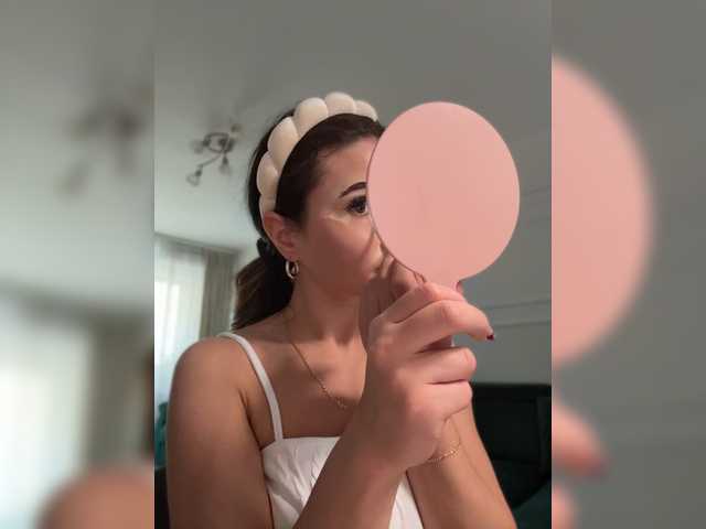 Chiaralovee live cam on BongaCams
