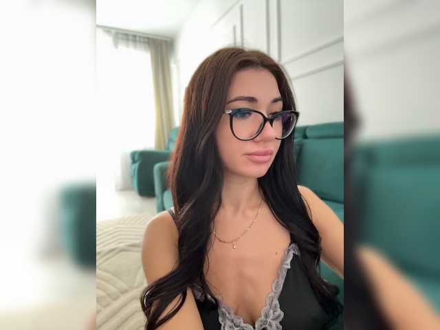 Chiaralovee live cam on BongaCams
