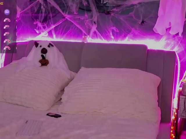 Chiaralovee live cam on BongaCams